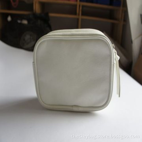 Cosmetic Bags, Made of PU